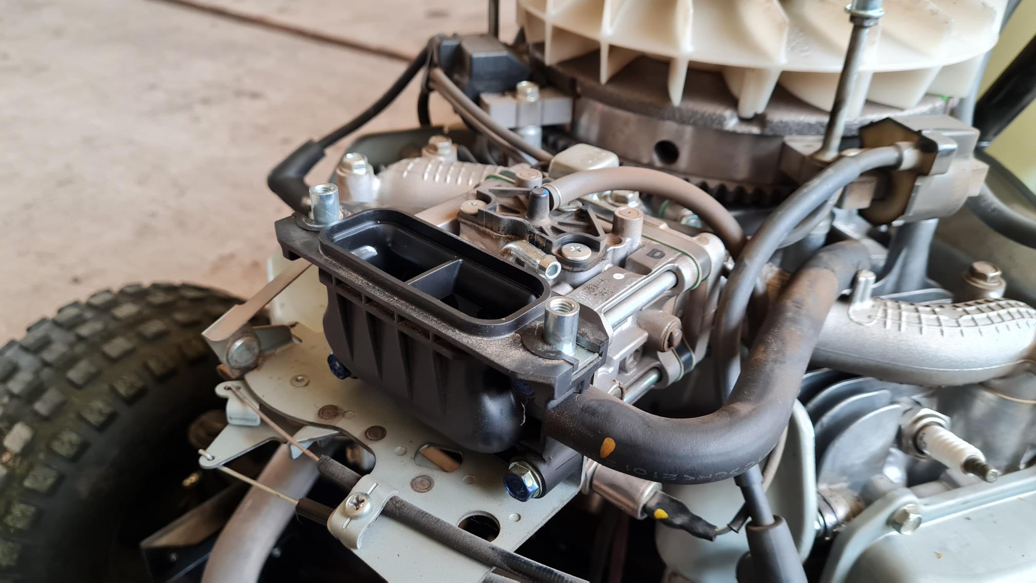 Servis a oprava motora kosačky