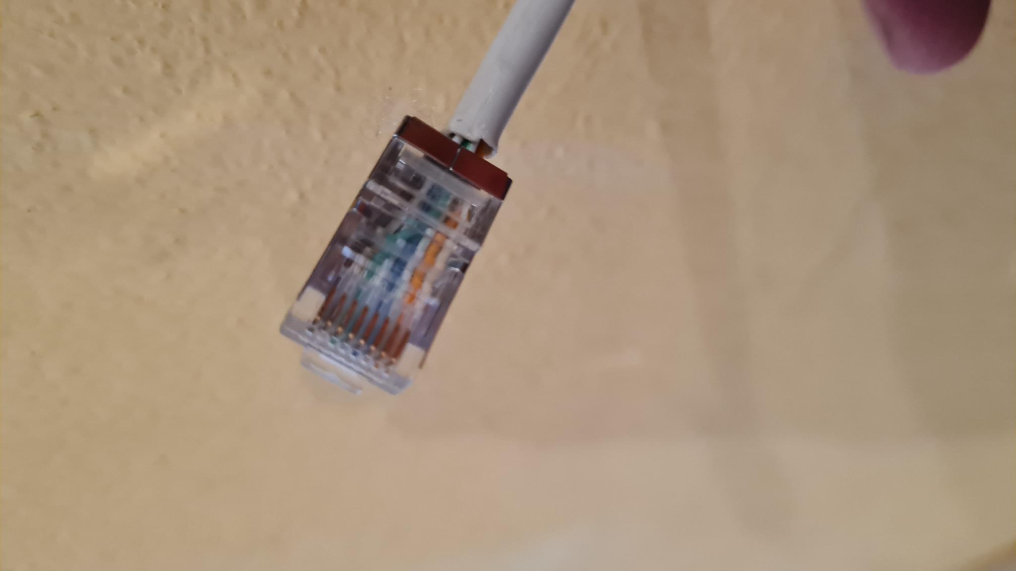 Lisovanie a konektorovanie sieťového kábla RJ45